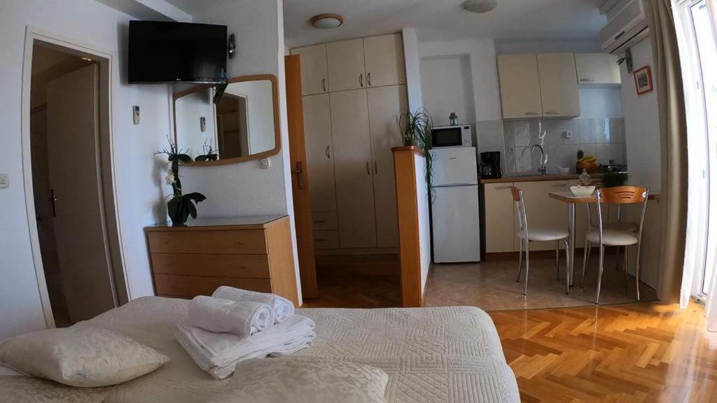 Vanja II Apartment Tucepi Bagian luar foto