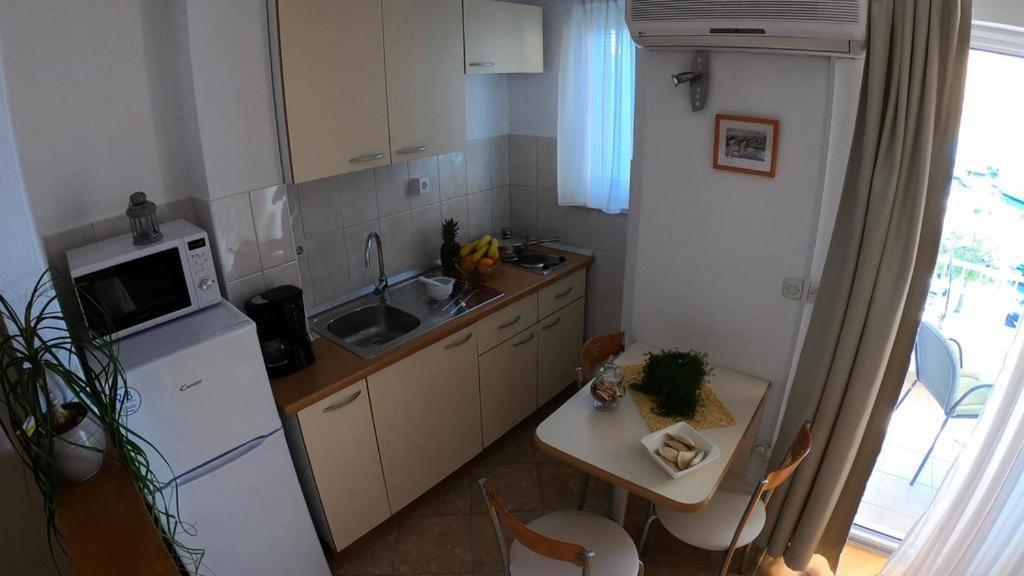 Vanja II Apartment Tucepi Bagian luar foto